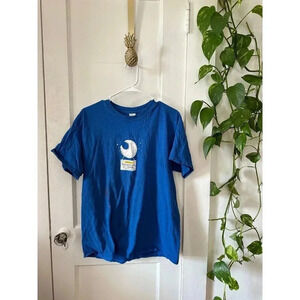 Gildan size Large Biscuitville t-shirt